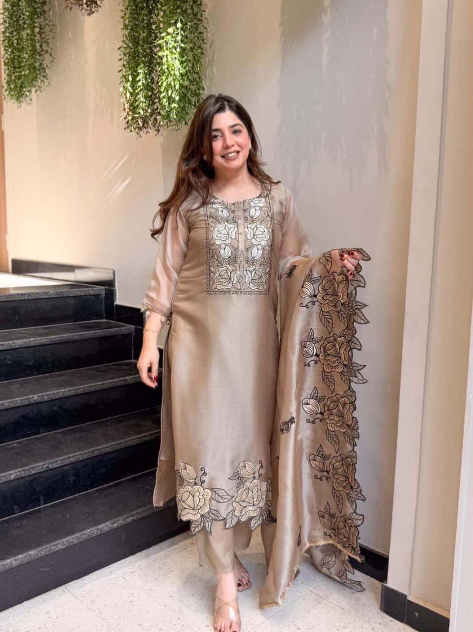 Tissue Shimmer Silk Cream Suit